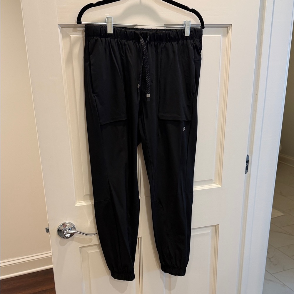 Fabletics Men's Black The One Joggers Regular 29 in Size Medium